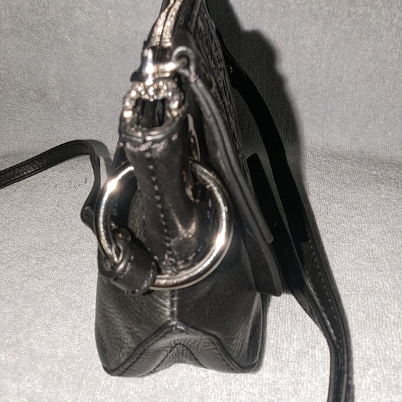 Bruce Makowsky black leather tooled crossbody bag. - Picture 6 of 9